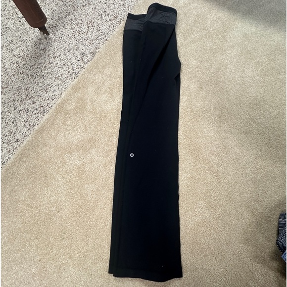 Lululemon leggings. - Picture 3 of 5